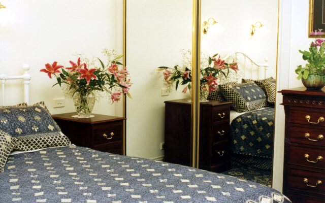 Merton Manor Exclusive Bed And Breakfast