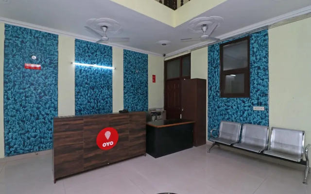 OYO 10759 Hotel Golden Nest