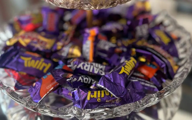 Warm & Welcoming London Escape With Home Touches