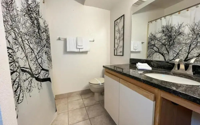 7 guests 2BR 2BA