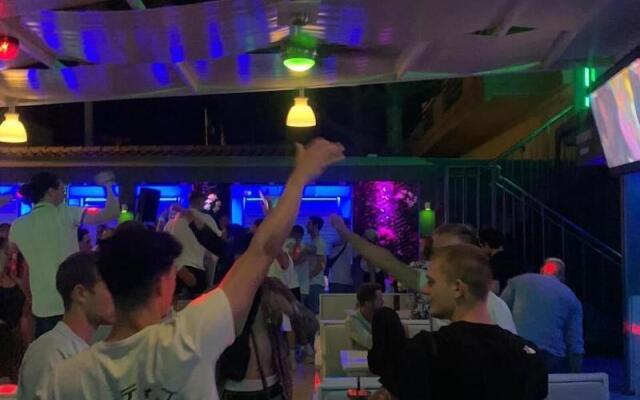 Cloud 9 Hotel Shisha & Cocktail Bar - Adults Only