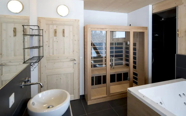 Chalet With Panoramic Sauna
