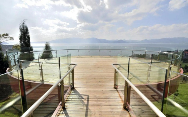 Fuxian Lake Rongxi Yuehu Resort Hotel