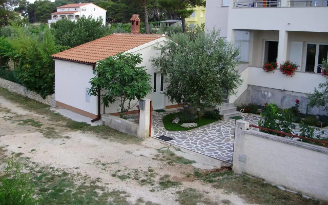 Leca- small house