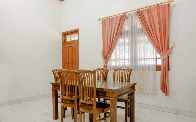 SPOT ON 2668 Pakis Residence