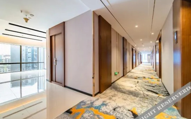 Rezen Yunman Hotel