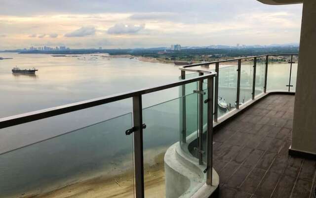 Tranquil Seaview @ Danga Bay