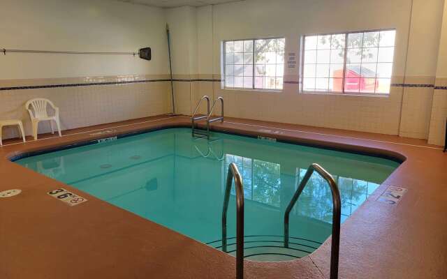 AmericInn by Wyndham Cedar Rapids North