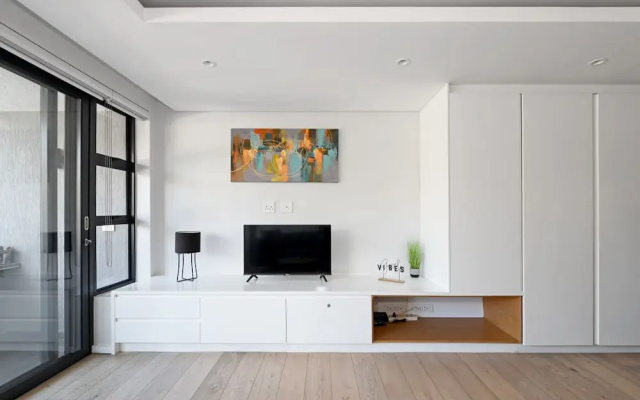 One Bedroom Green Point Spacious