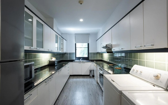 Benviar Tonson Residence