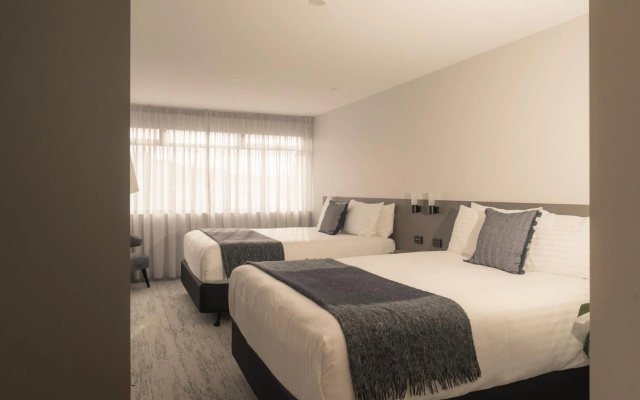 429 Apartments and Suites – Guest Rooms – Sandy Bay