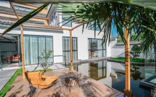 Floral Lux  · Yungu Designer Villa, Dali – Outside – Dali