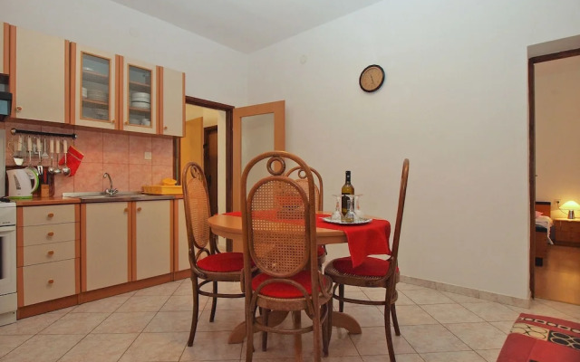 Apartment 1569
