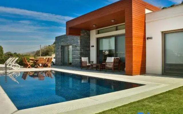 BD497-6 Bedroomed Villa With Pool in Yalikavak