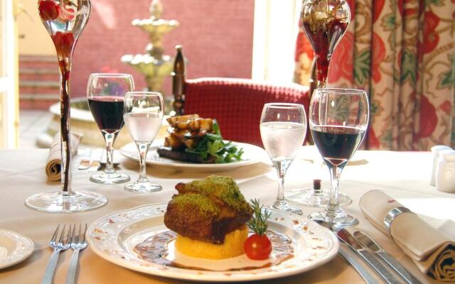 The Glen Yr Afon House Hotel