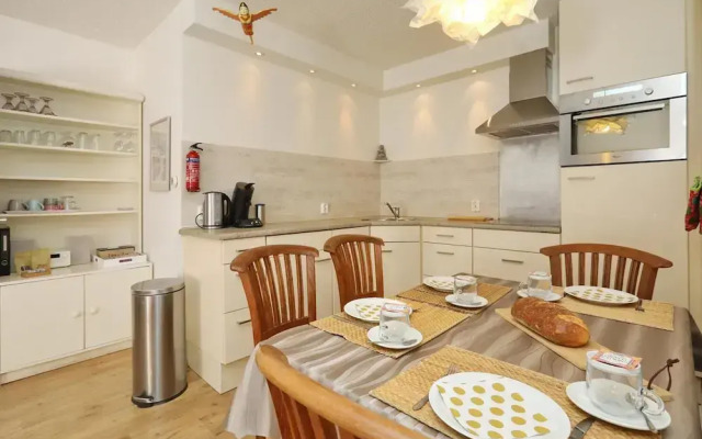 Holiday Home in Noordwijkerhout Near Lake