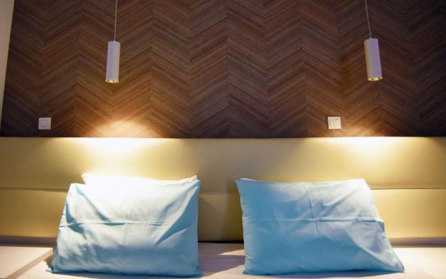 Double room (full double bed)