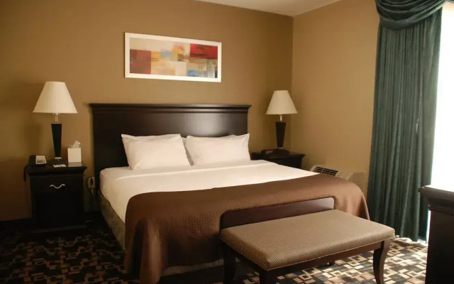 The Plaza Hotel & Suites Winona