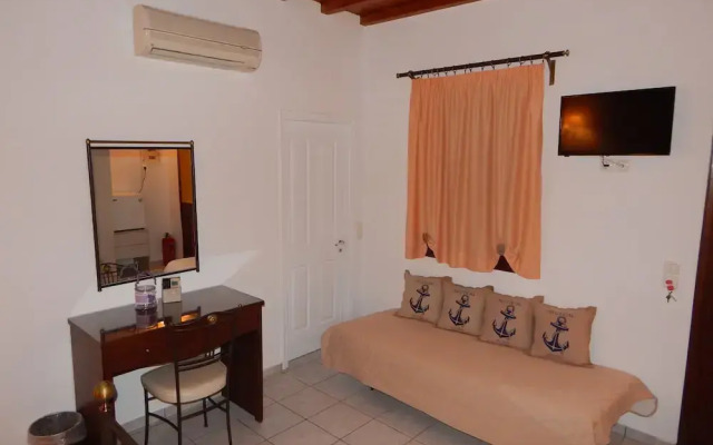 Tinos Suites & Apartments