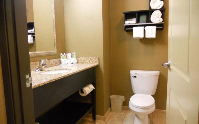Holiday Inn Express & Suites Greensburg by IHG