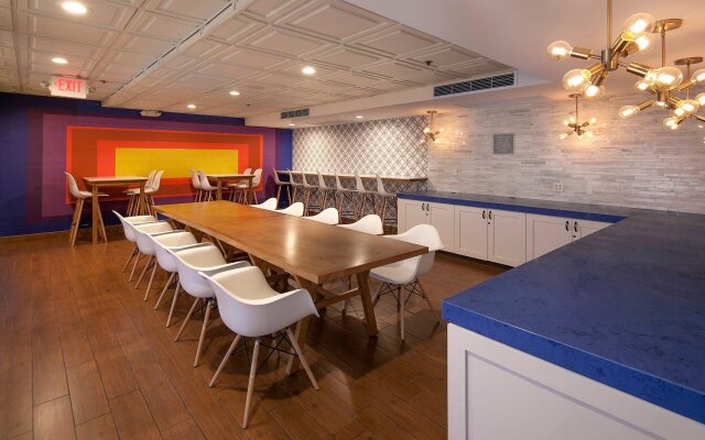 The Kinney - Venice Beach