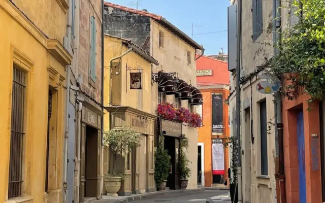 Le Petit Arles