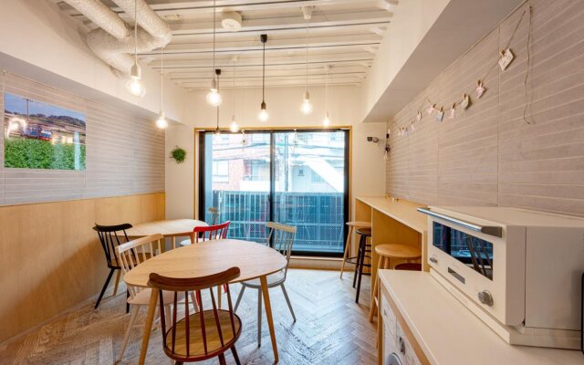 Plat Hostel Keikyu Asakusa Station