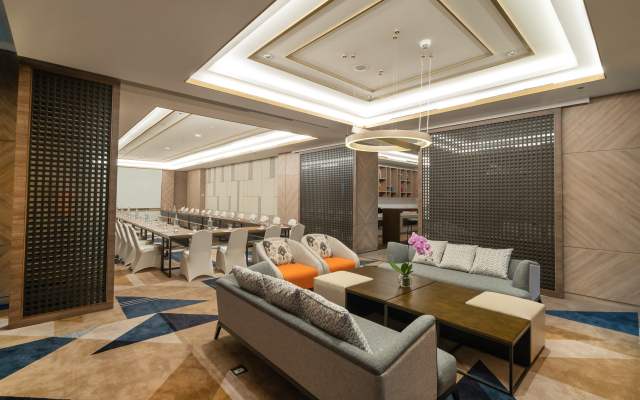 HARRIS Suites Puri Mansion