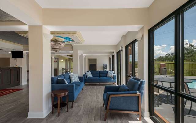 Econo Lodge Inn & Suites Diamondhead