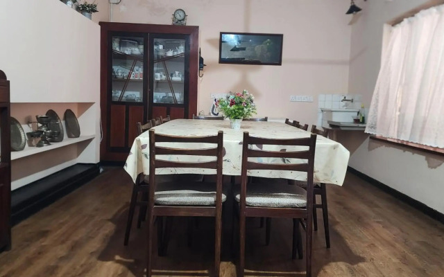 CHARAKAMA Guest Bungalow - GAMPAHA