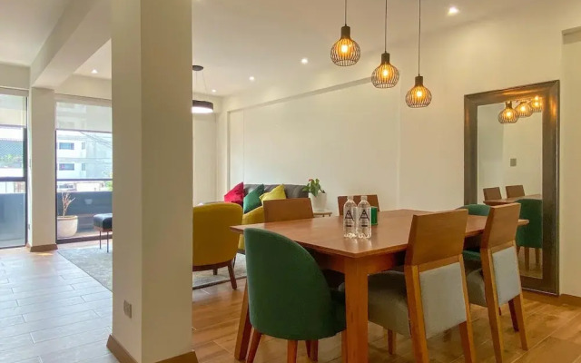 Beautiful 2BR With Balcony in Miraflores