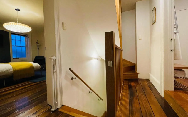 Lotus Gogh Apartment