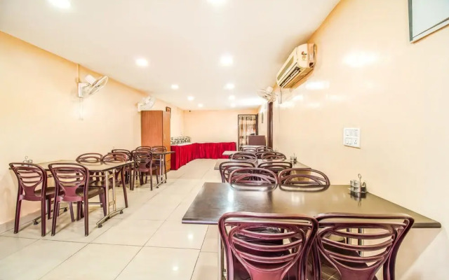 FabHotel Ashneer Residency