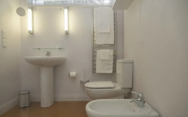 Russell View Apartments