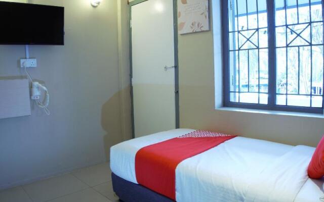 OYO 90121 Summer House Bed & Cafe