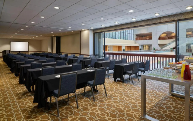 Hyatt Regency Crown Center