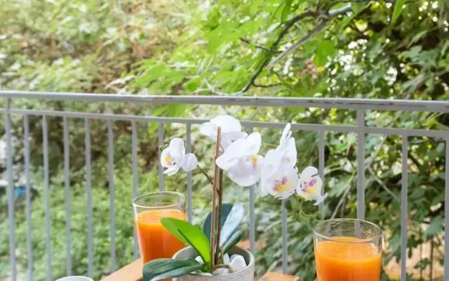 Blue Ark Acropolis Light