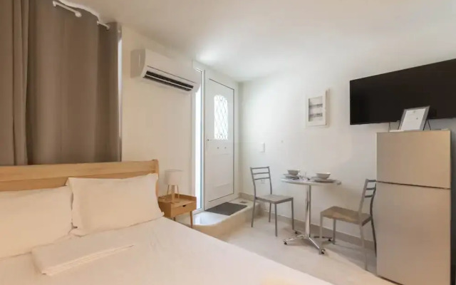 Athens Plaka Family Suites