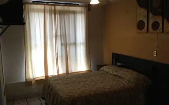 Hotel Gomez