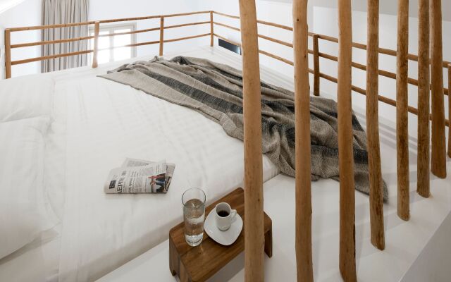 Arco Solium Suites Milos