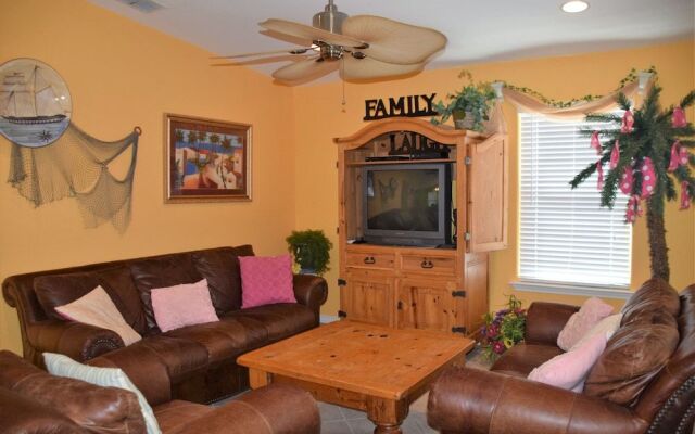 Pinkadot - Four Bedroom Home