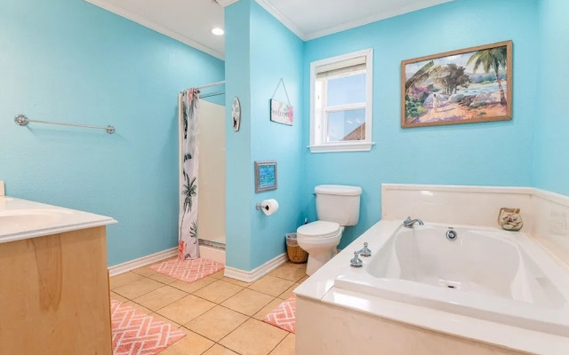 Selah 3 Bedroom Home by RedAwning