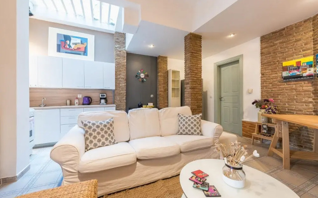 Elegant Kerameikos Apartment