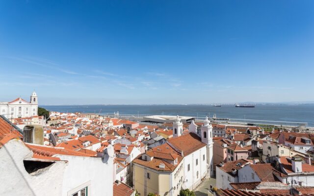 Alfama Loft Studio Loft Apartment w/ River View - by LU Holidays