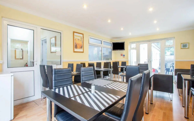 Flexistay Ambers Gatwick Aparthotel
