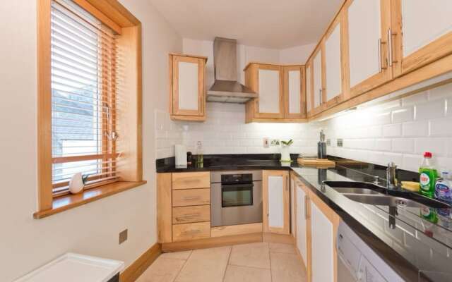 2 Bedroom City Centre Apartment With Patio