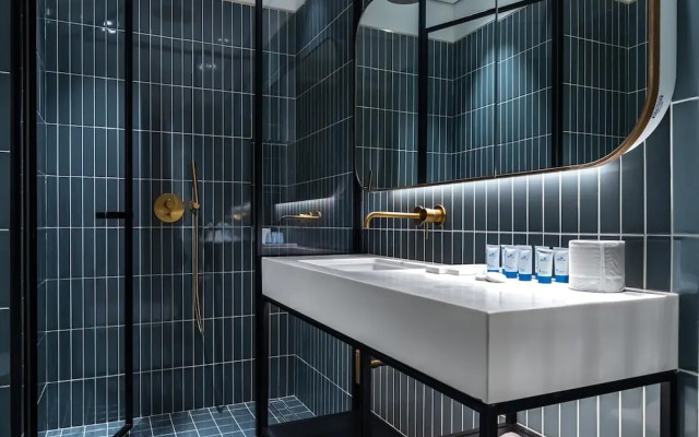 Deluxe Studio With Balcony Full Burj Khalifa View