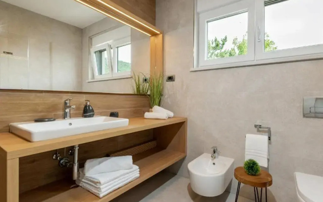 Luxurious Villa Laurea