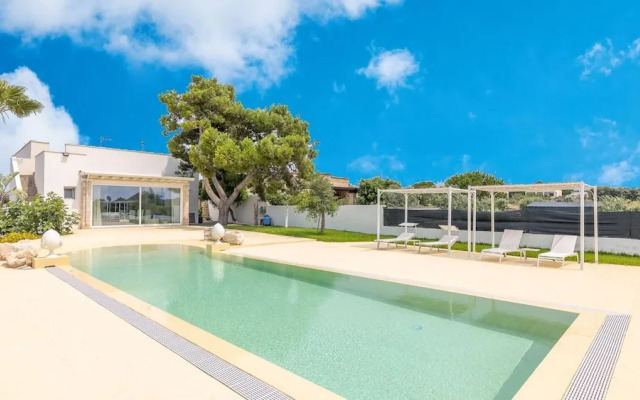 Villa Eriberto - Pool 3 Bedrooms 8 Sleeps