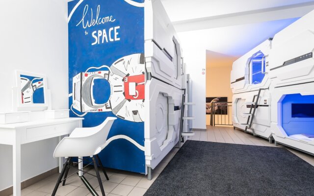 Space Homes Hostel - Inner City